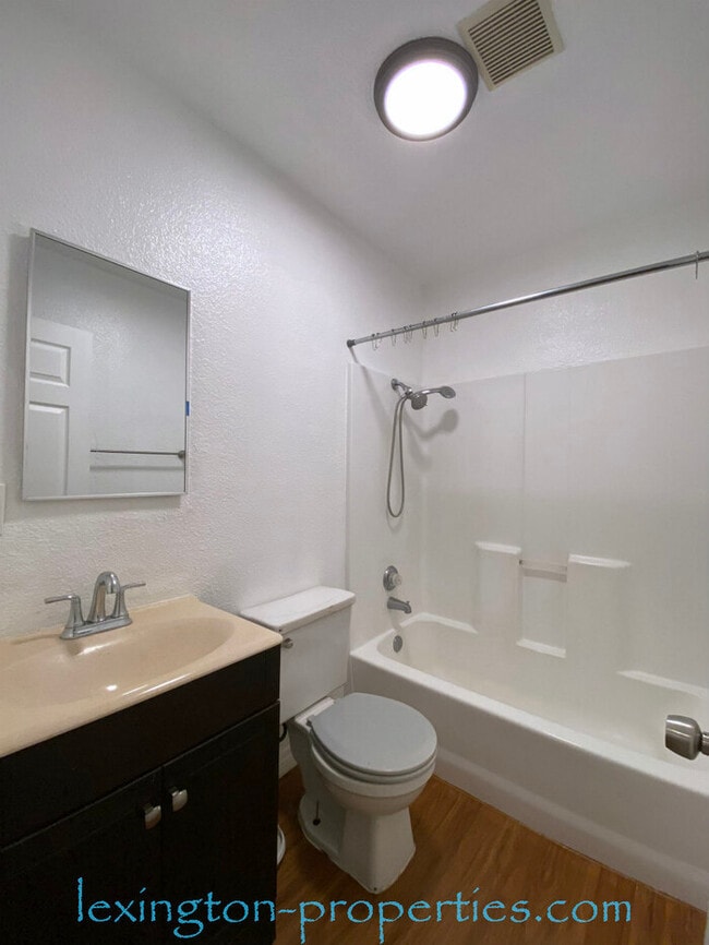 Building Photo - Beautifully Upgraded, 3BD/1BA Carmichael Home, off Fair Oaks Blvd!