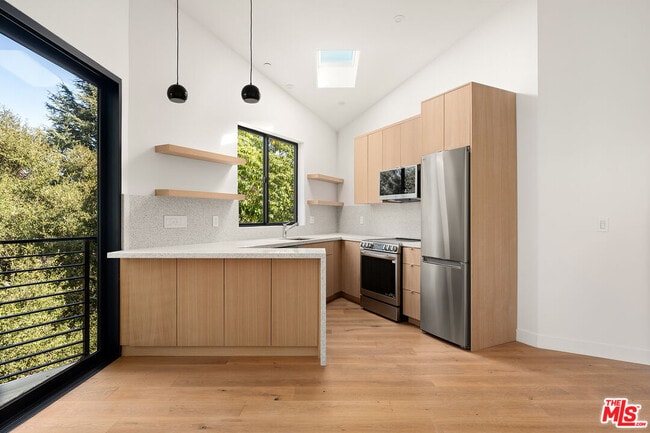 Building Photo - 3427 Bonnie Hill Dr