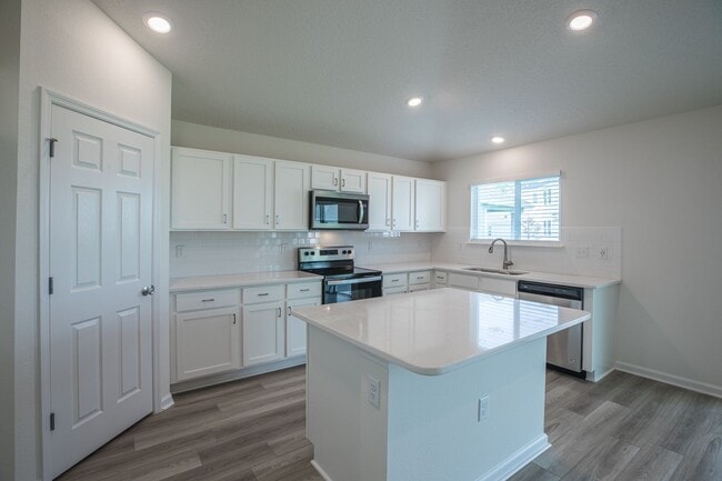 Building Photo - Harbor Dunes