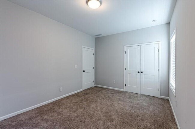 Building Photo - 1771 Stone Hedge Dr