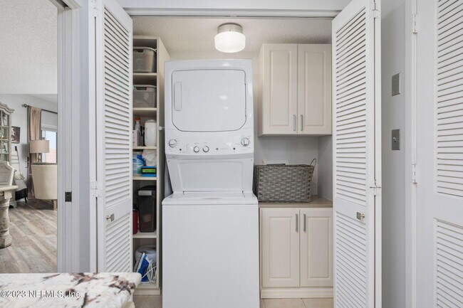 Building Photo - 3114 Harbor Dr