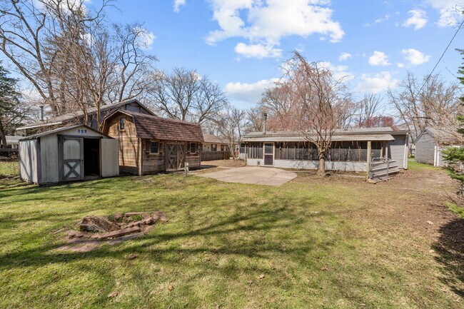 Building Photo - 3011 Brock Dr