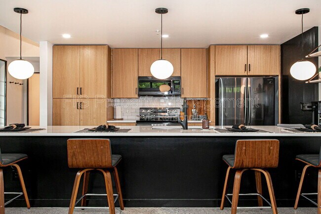 Building Photo - 3415 N Broadway