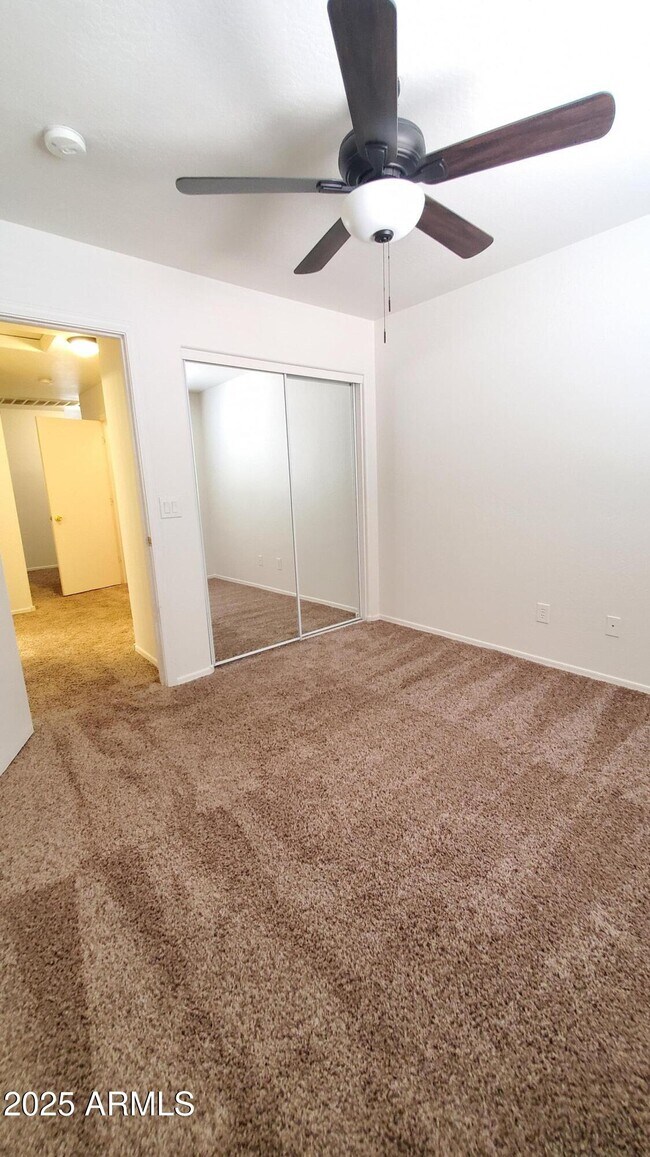 Building Photo - 5338 W Albeniz Pl
