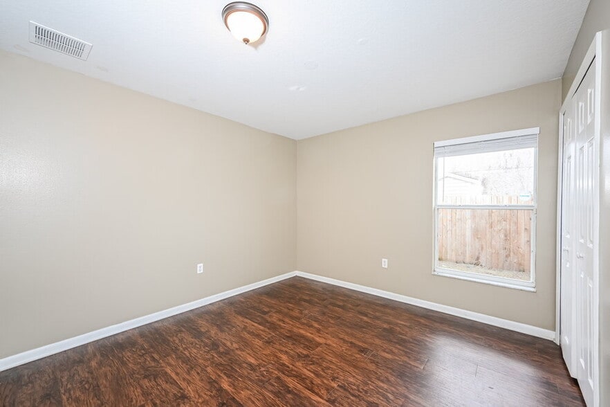 Building Photo - 178 Dovetail Ct