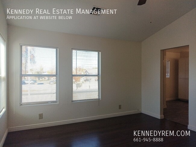 Building Photo - 1843 E Mesa Dr