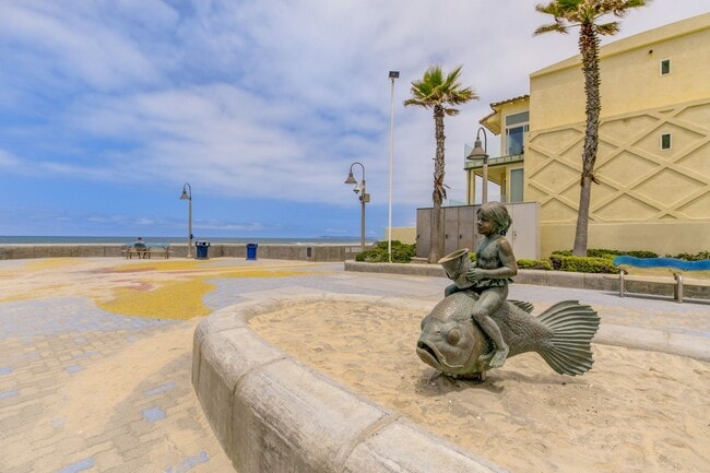 Building Photo - Vacation rental at the beach $2800... or long term $3500
