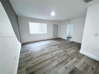 Building Photo - 140 NW 124th St