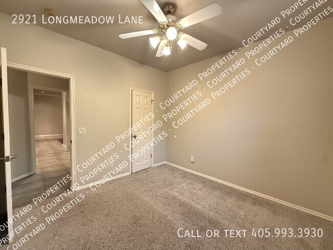 Building Photo - 2921 Longmeadow Ln