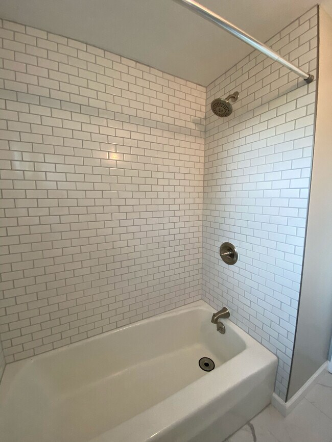 Bathroom - 31 Chapel St