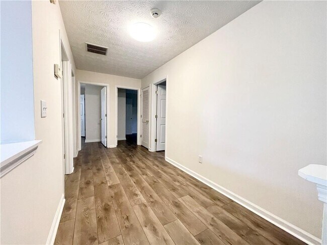 Building Photo - 1820 Chasewood Park Dr