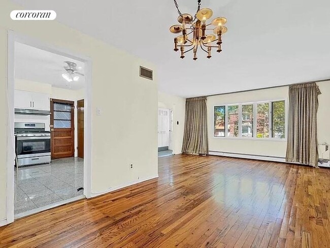 Building Photo - 175-32 Devonshire Rd