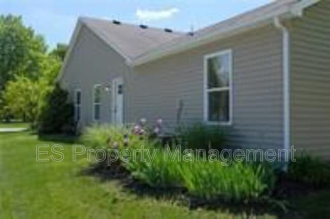 Building Photo - 10264 Cumberland Pointe Blvd