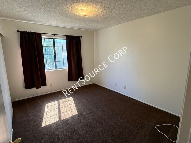 Building Photo - 1311 W Ave J 4