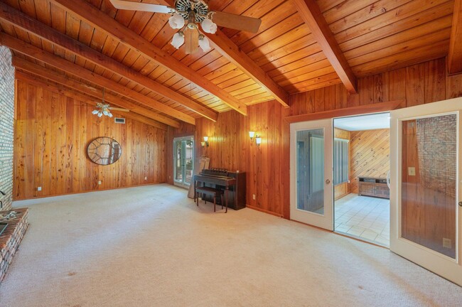 Building Photo - 803 Ingle Rd