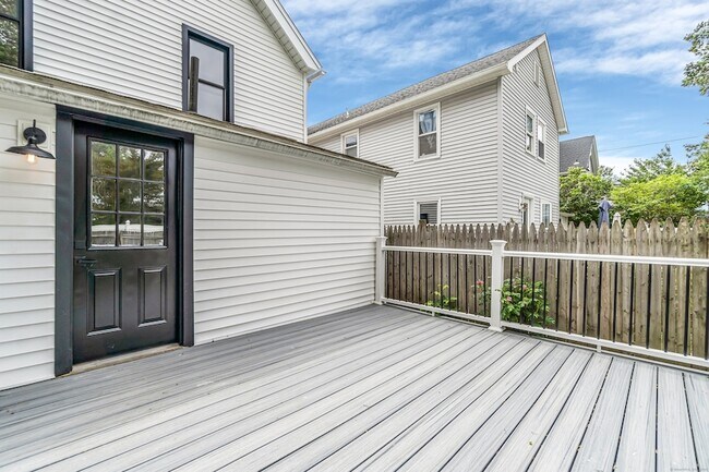 Building Photo - 155 Broadway