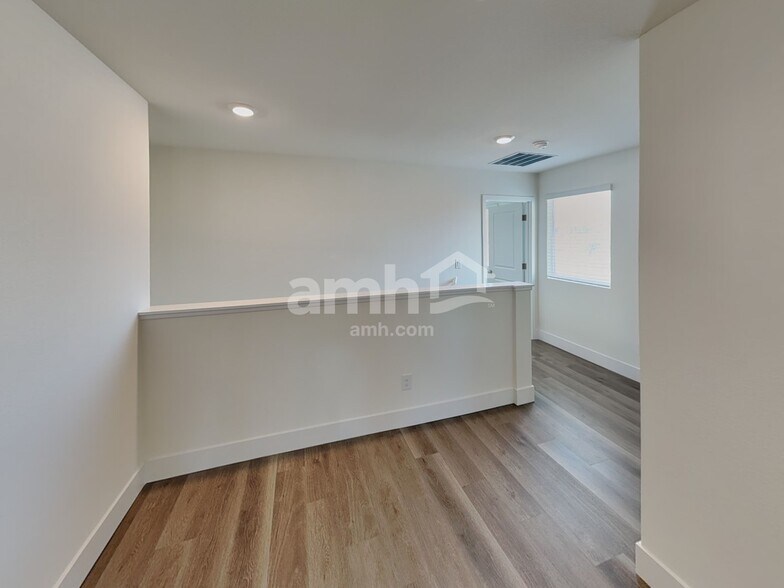 Building Photo - 7794 Hickory King Ave