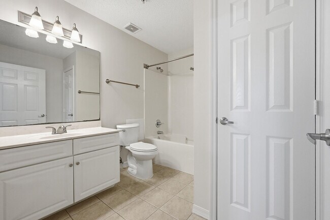 Building Photo - 4270 Calinda Ln