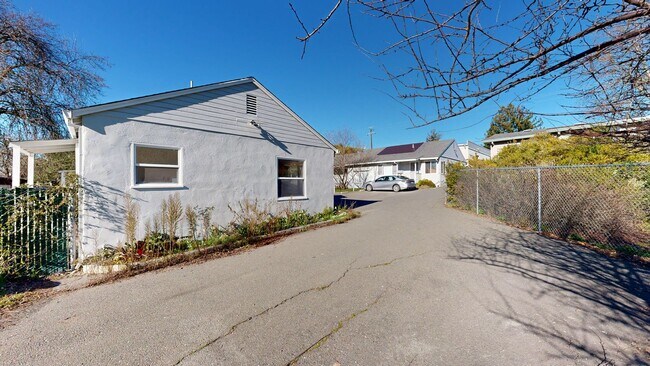 Building Photo - 4920-4922 Sonoma Highway