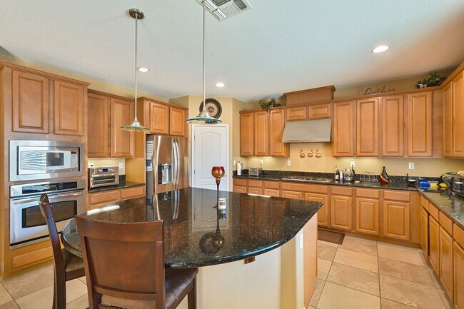 Building Photo - 9952 Spring View Way