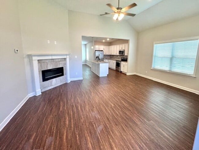 Building Photo - Now Leasing a 4-Bedroom 3 Bath Home In Som...