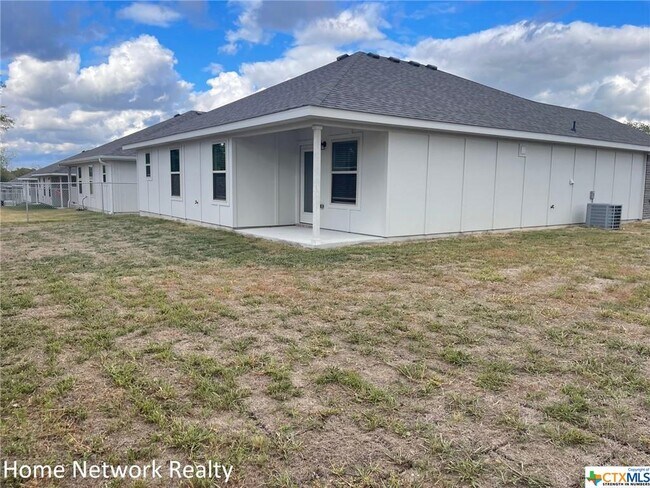 Building Photo - 1417 E Jasper Dr