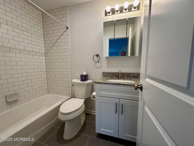 Building Photo - 373 Yorkshire Pl