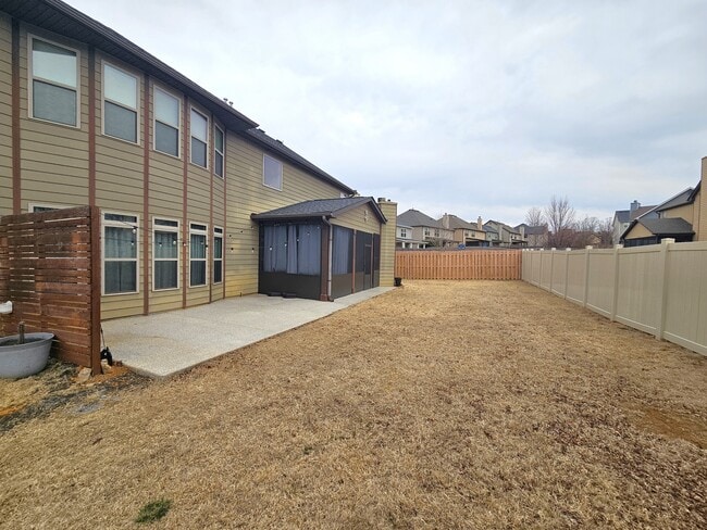 Building Photo - 202 Ermon Ct