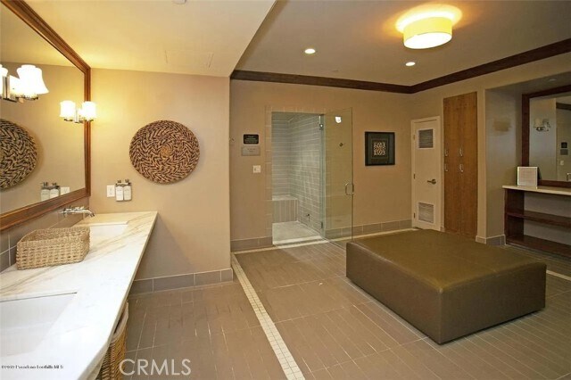 Building Photo - 511 Caruso Ave