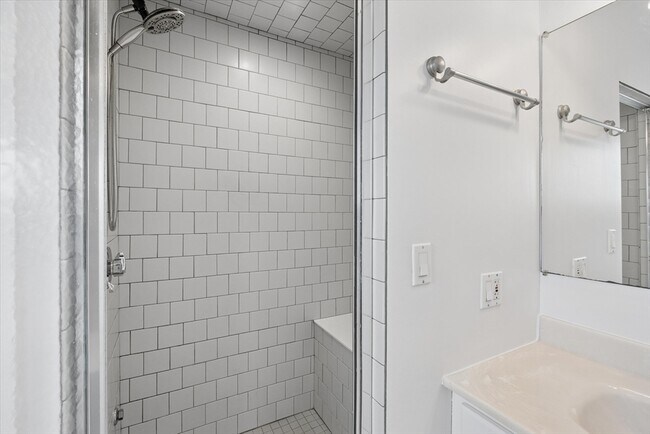 Building Photo - 153 G St