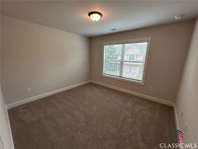 Building Photo - 305 Ridge Pointe Drive