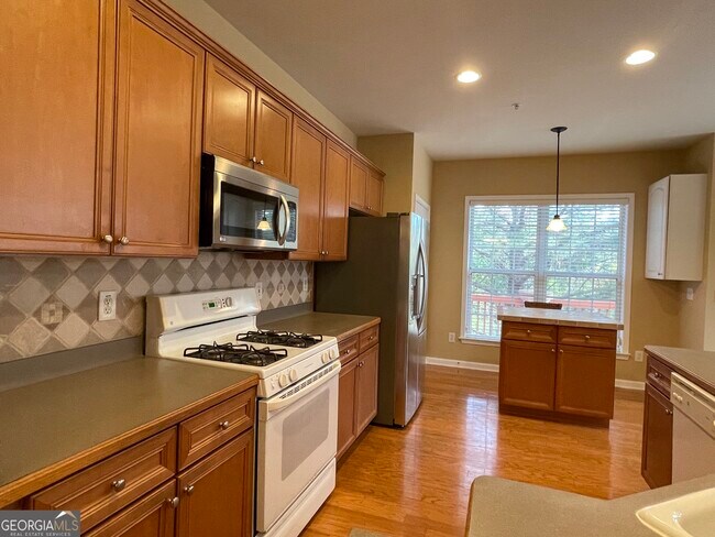 Building Photo - 1773 Highlands View Dr