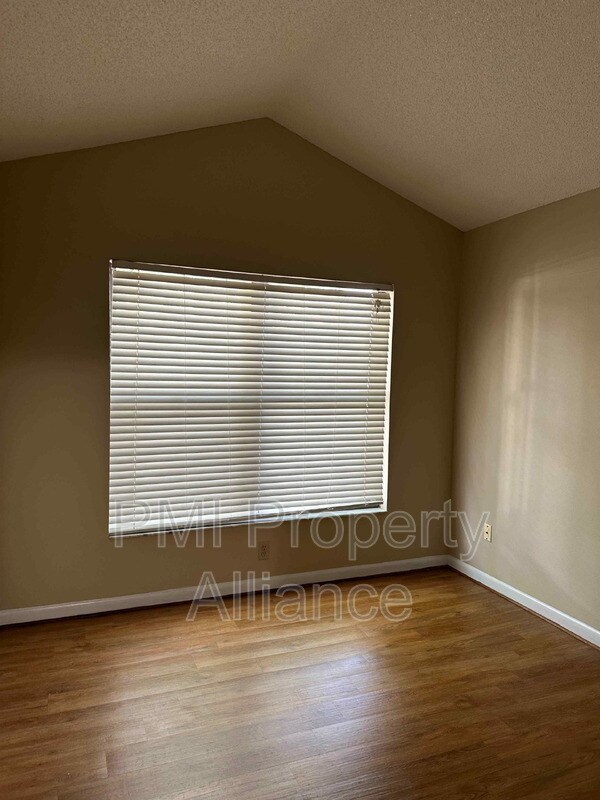 Building Photo - 1089 Covington St