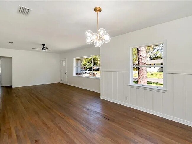 Building Photo - 38 Lourando Dr