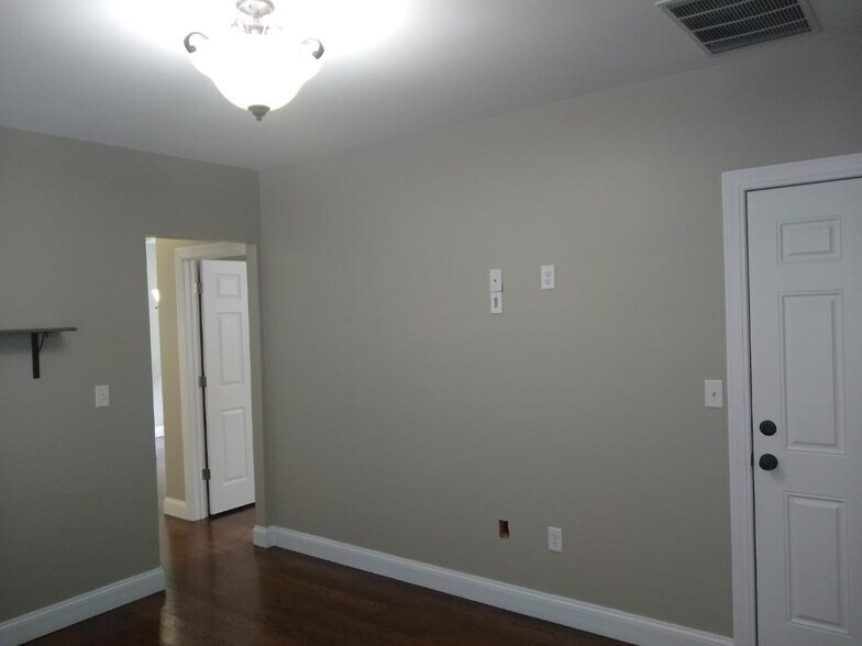 Living room - 747 Adams Ave