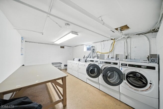 Building Photo - 19 Savage Rd