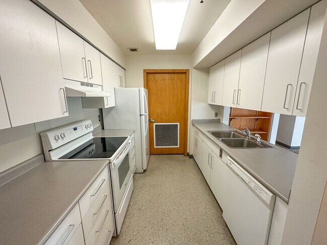 Interior Photo - 245 Hyland