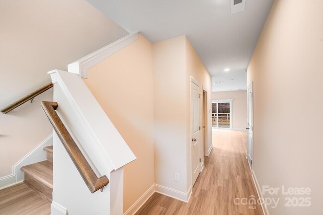 Building Photo - 645 Brookwood St