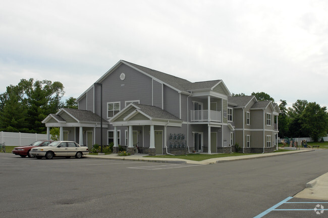 Building Photo - Beeline Apartments