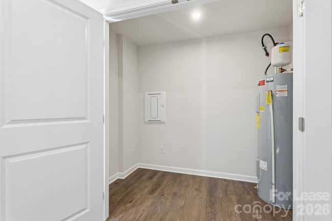 Building Photo - 7024 Capstan Ter