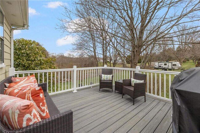 Building Photo - 384 Valley Rd