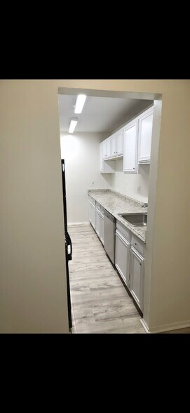 Building Photo - 501 Slaters Ln