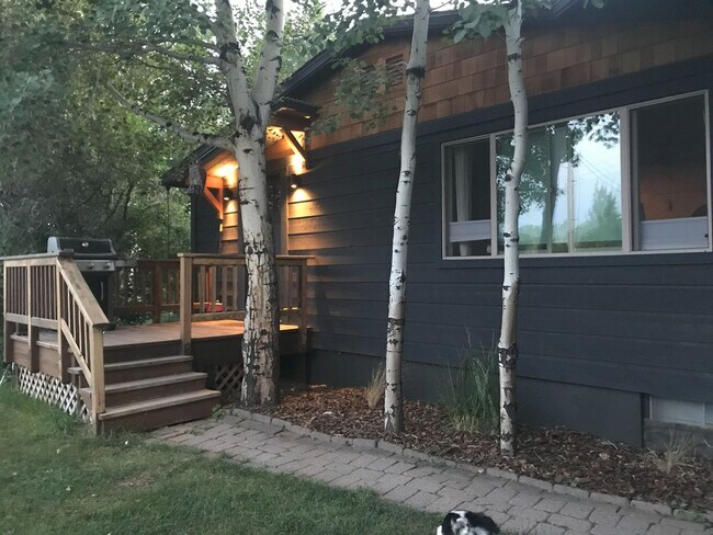 Building Photo - Lease Pending - Victor 3 Bedroom 2 Bath with Large Yard and Garage- Unfurnished