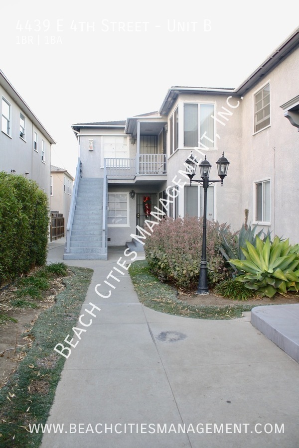 Building Photo - Cute One Bedroom Blocks Away from Beach an...