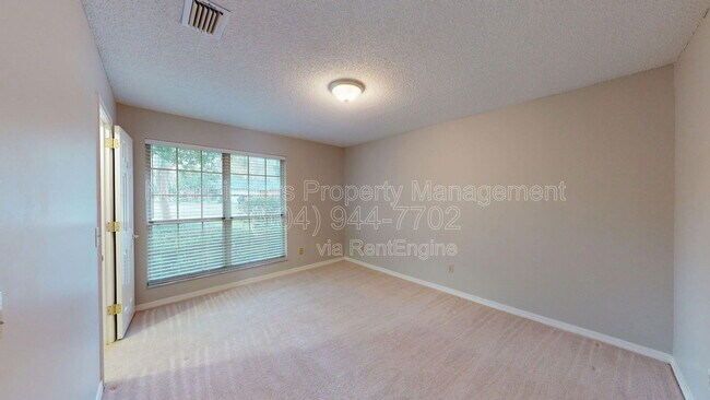 Building Photo - 2217 Hammock Oaks Dr N