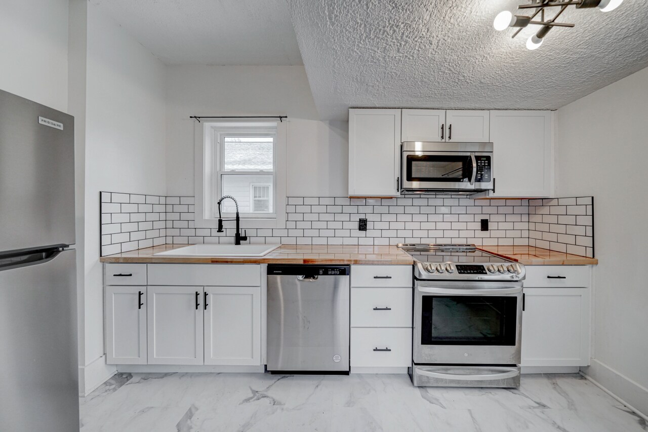 Building Photo - 818 S 31st St