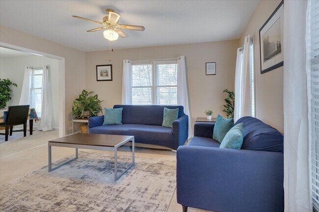 Building Photo - 2210 Wilshire Dr