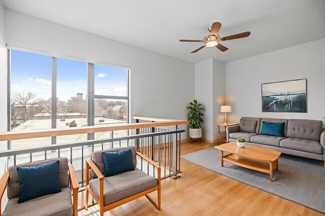 Building Photo - Modern 1-Bed 1.5-Bath + Den Condo in Minneapolis!