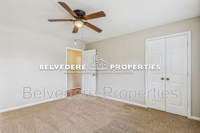 Building Photo - 900 Stockwood Ct