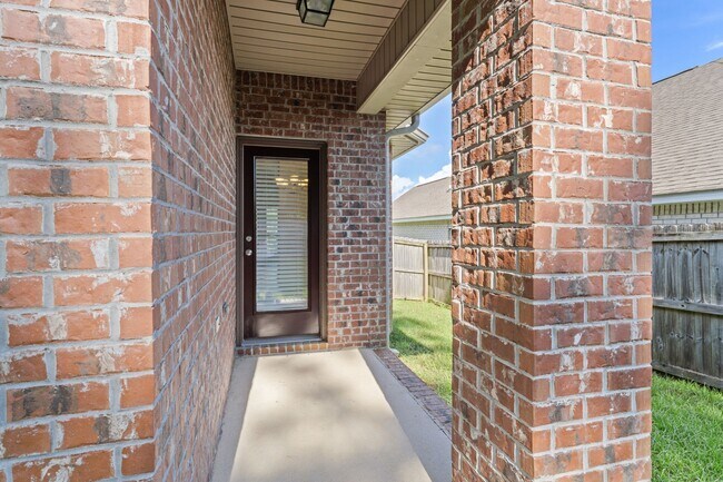 Building Photo - 27320 Lashay Dr